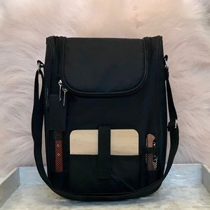 NWOT Wine Insulated Picnic Bag with Accessories